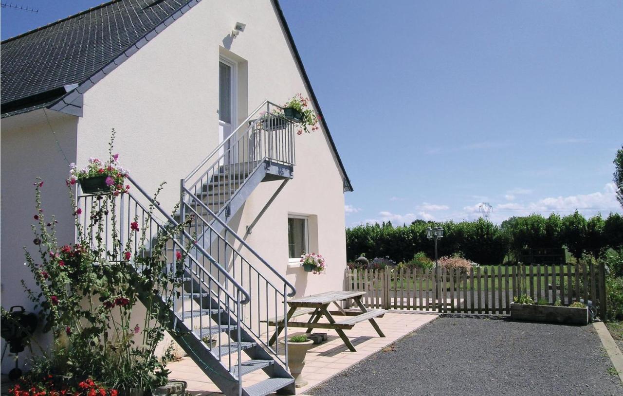 Amazing Apartment In Roz-Landrieux With Kitchen Exterior photo