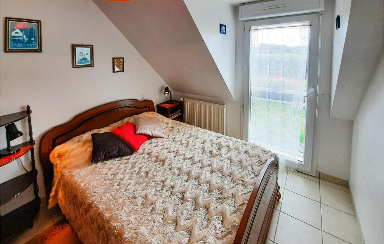 Amazing Apartment In Roz-Landrieux With Kitchen Exterior photo