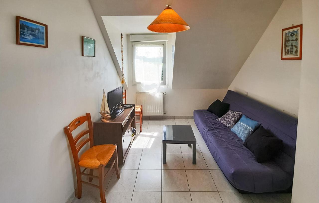 Amazing Apartment In Roz-Landrieux With Kitchen Exterior photo