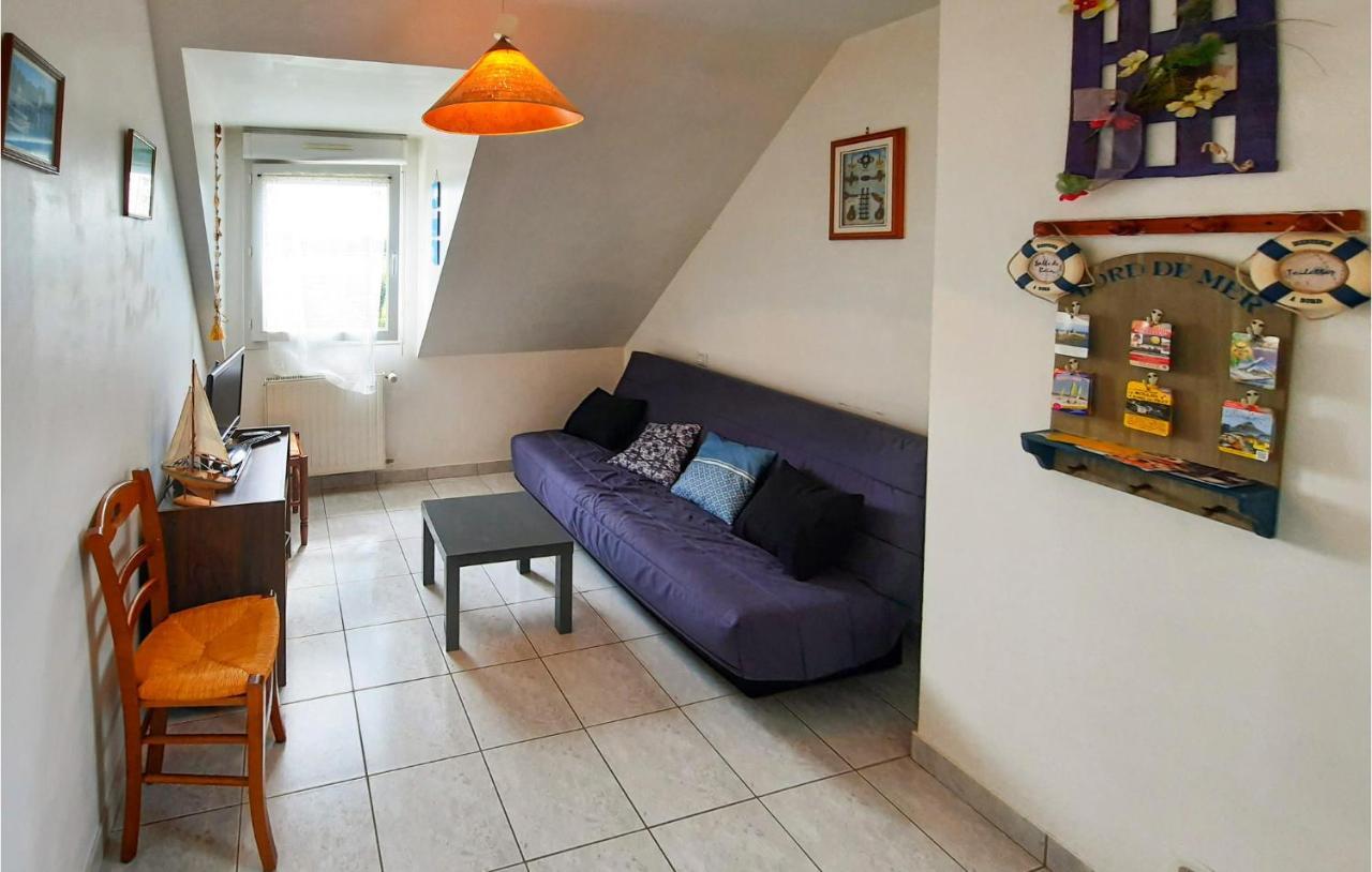 Amazing Apartment In Roz-Landrieux With Kitchen Exterior photo